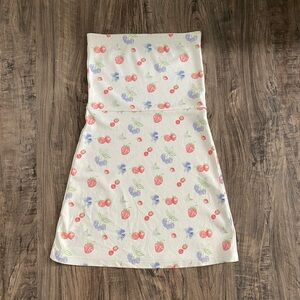 Djerf Avenue Tube Dress Summer
Berries
